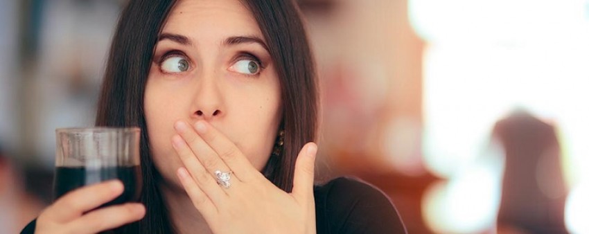 علت بروز باد گلو یا آروغ + درمان